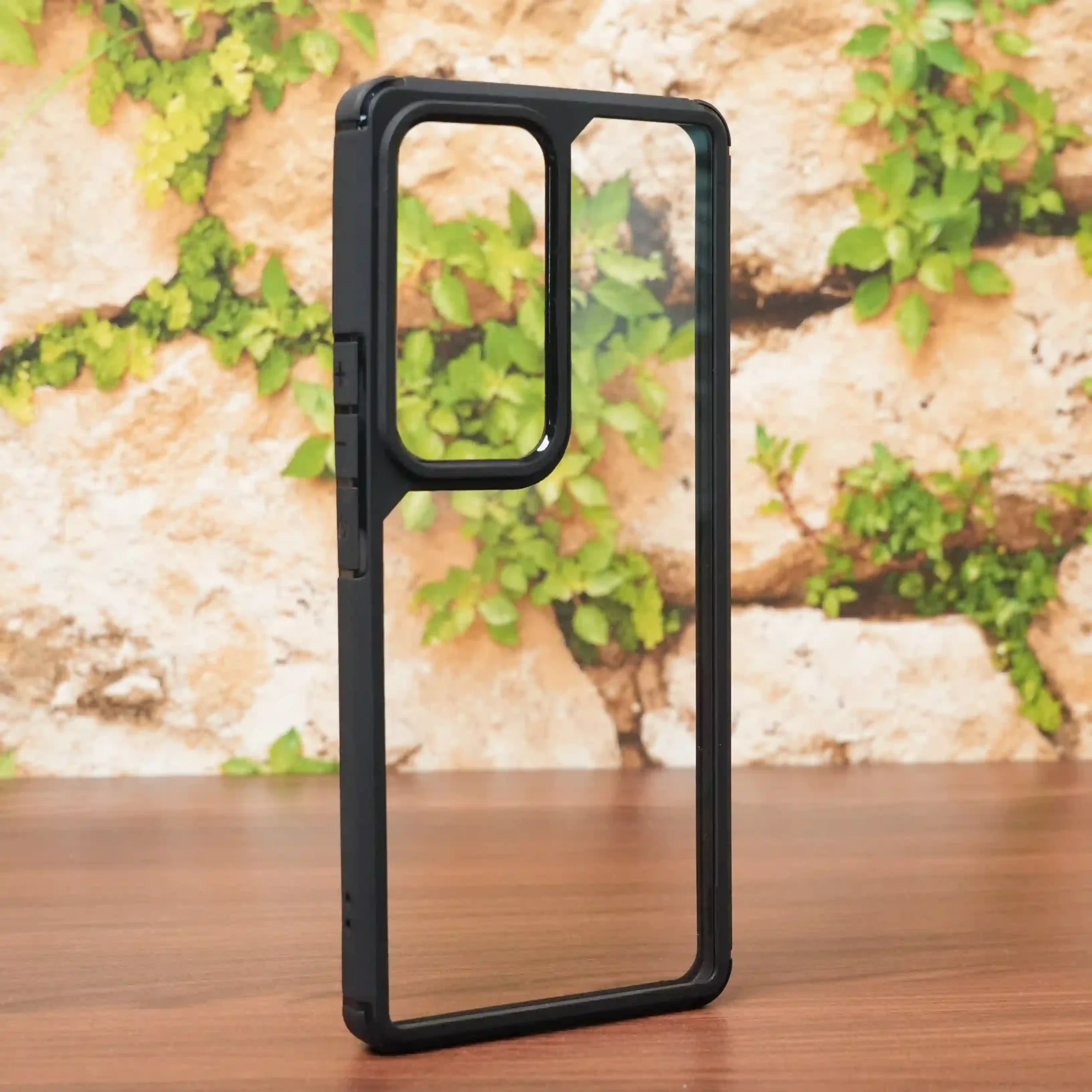 Urban shield Transparent case with Black border – Vivo V30
